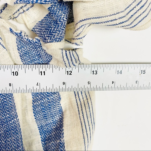 Alice + Olivia Celestia Flutter Sleeve Crop Top - Picture 10 of 10